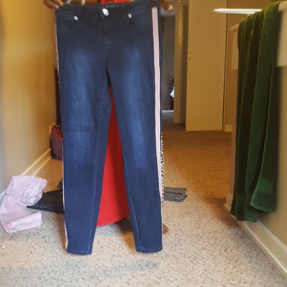 Jeans - Picture 2 of 6